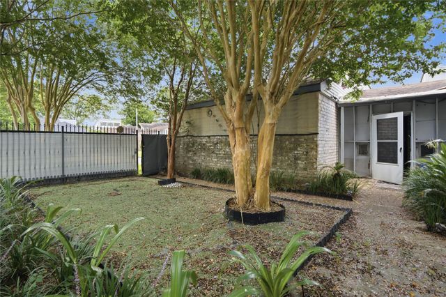 11534 Bellerive Drive, Houston, TX 77072