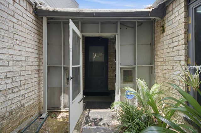 11534 Bellerive Drive, Houston, TX 77072