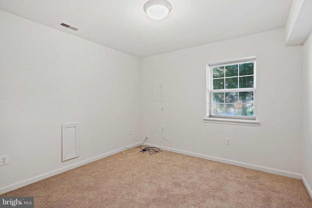 8422 MERRYVIEW DR, Baltimore, MD 21244