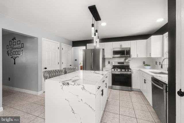 1013 PARKWAY DR, Reading, PA 19605