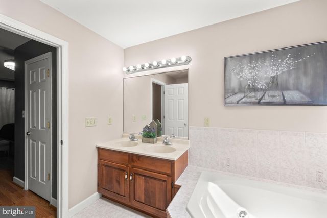 1013 PARKWAY DR, Reading, PA 19605