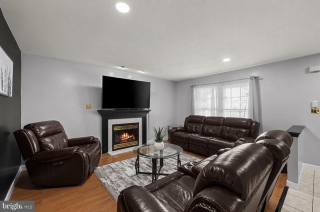 1013 PARKWAY DR, Reading, PA 19605