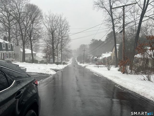 61 Litchfield Road, Farmington, CT 06085