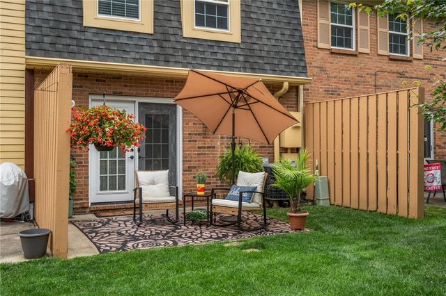 2602 S Kings Arms Circle, Centerville, OH 45440