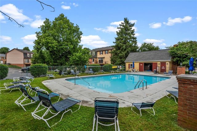 2602 S Kings Arms Circle, Centerville, OH 45440