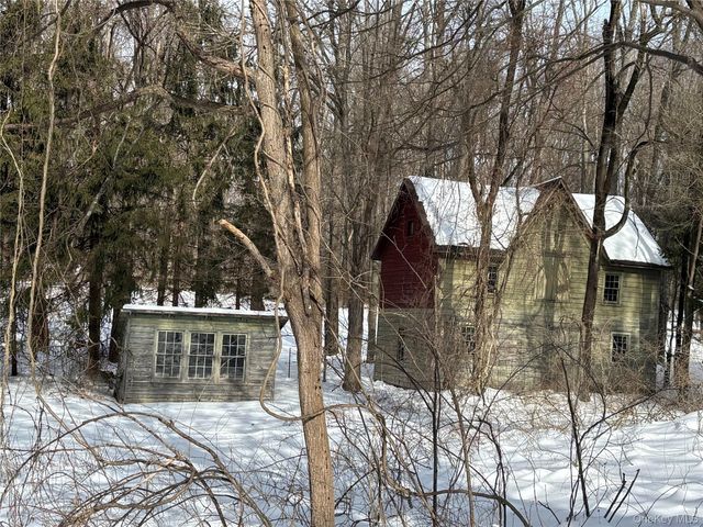 89 Smith Clove Road, Central Valley, NY 10917