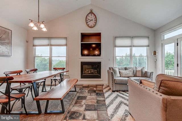 106 GRAYSTONE FARM RD, White Hall, MD 21161