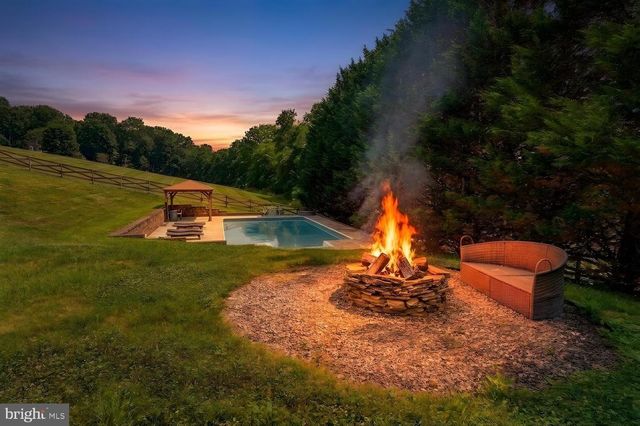 106 GRAYSTONE FARM RD, White Hall, MD 21161