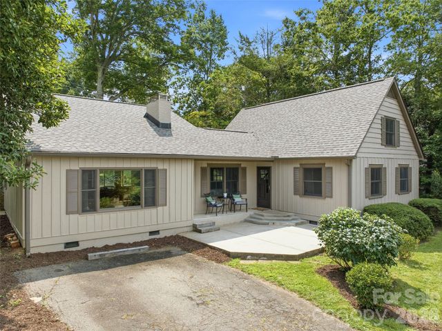 279 Longview Drive, Waynesville, NC 28786