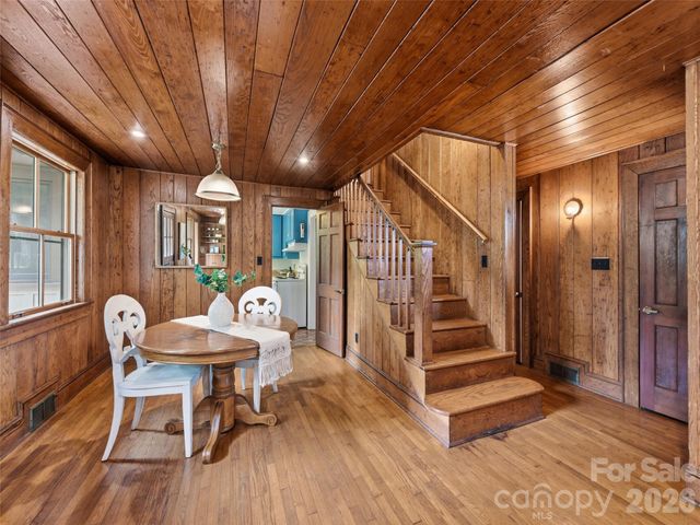 279 Longview Drive, Waynesville, NC 28786