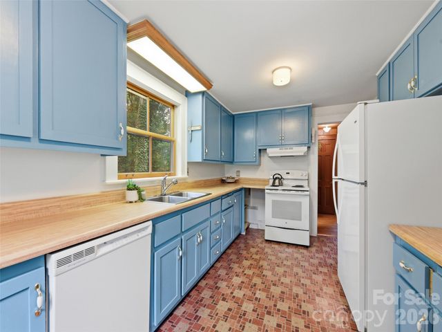 279 Longview Drive, Waynesville, NC 28786