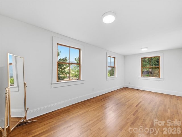 279 Longview Drive, Waynesville, NC 28786