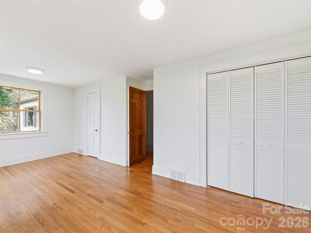 279 Longview Drive, Waynesville, NC 28786