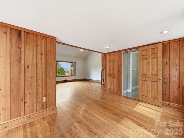 279 Longview Drive, Waynesville, NC 28786