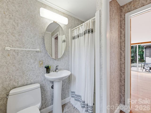 279 Longview Drive, Waynesville, NC 28786