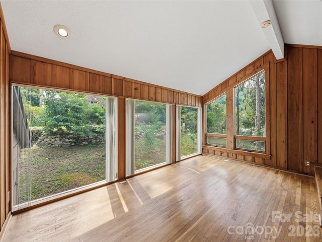 279 Longview Drive, Waynesville, NC 28786