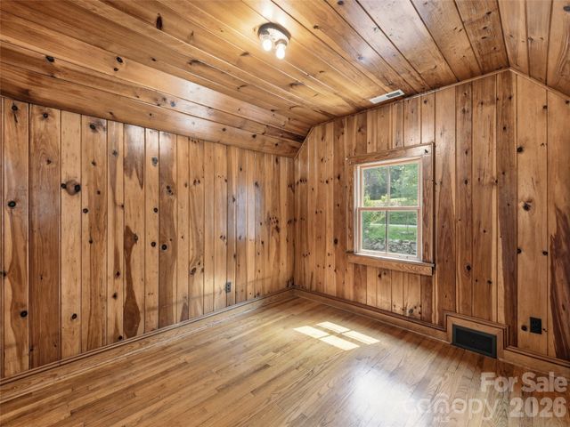 279 Longview Drive, Waynesville, NC 28786