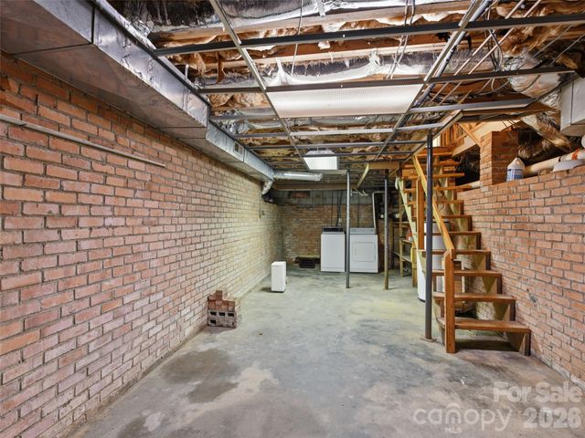 279 Longview Drive, Waynesville, NC 28786
