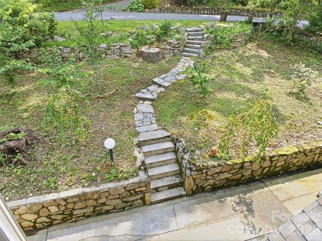 279 Longview Drive, Waynesville, NC 28786