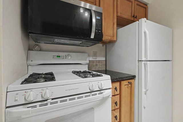 541 Long Shore Drive, Ann Arbor, MI 48105