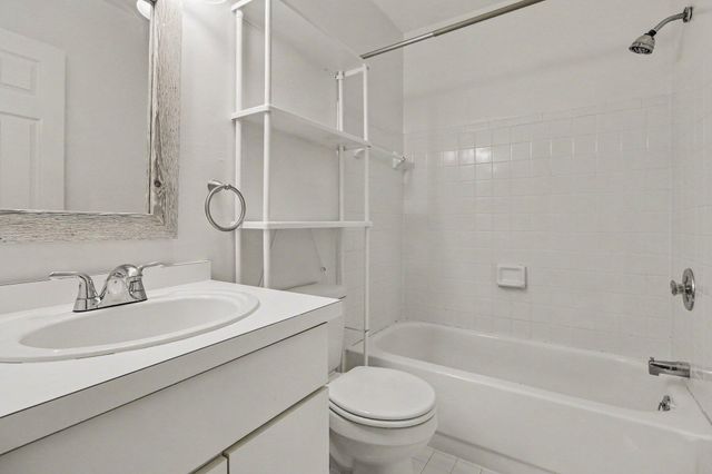 541 Long Shore Drive, Ann Arbor, MI 48105