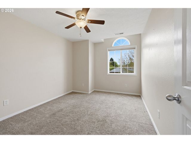 2340 Sw HOWARD Dr, Mc Minnville, OR 97128