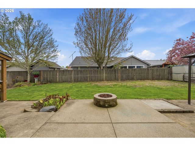 2340 Sw HOWARD Dr, Mc Minnville, OR 97128