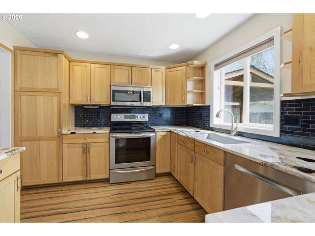 2340 Sw HOWARD Dr, Mc Minnville, OR 97128