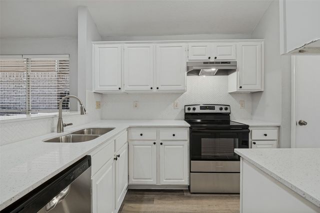3174 Cross Creek Circle, Grand Prairie, TX 75052