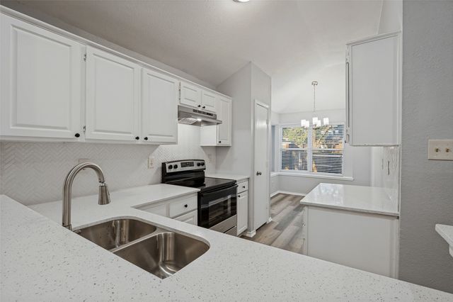 3174 Cross Creek Circle, Grand Prairie, TX 75052