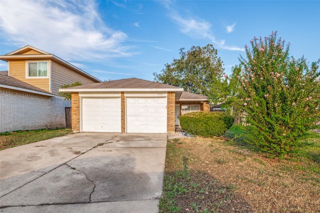 3174 Cross Creek Circle, Grand Prairie, TX 75052
