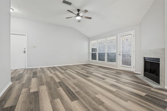 3174 Cross Creek Circle, Grand Prairie, TX 75052