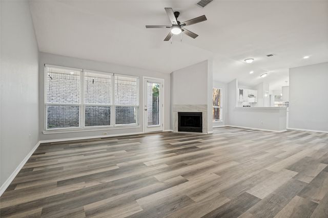 3174 Cross Creek Circle, Grand Prairie, TX 75052