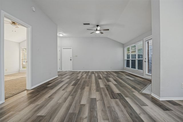 3174 Cross Creek Circle, Grand Prairie, TX 75052