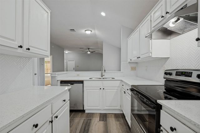3174 Cross Creek Circle, Grand Prairie, TX 75052