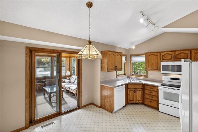 8920 Vickors Crossing, Brooklyn Park, MN 55443
