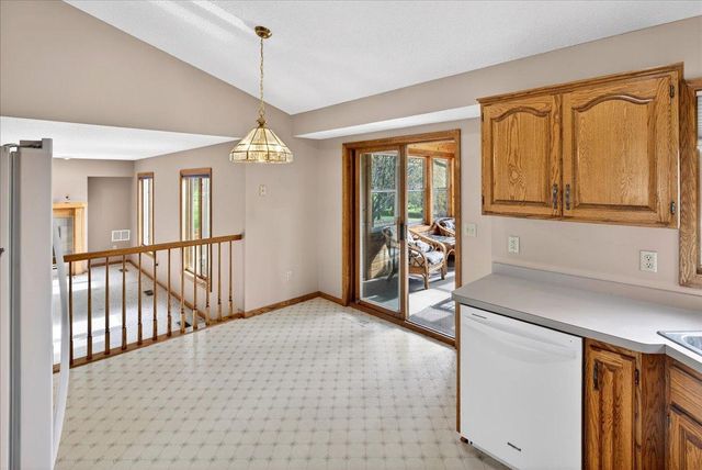8920 Vickors Crossing, Brooklyn Park, MN 55443