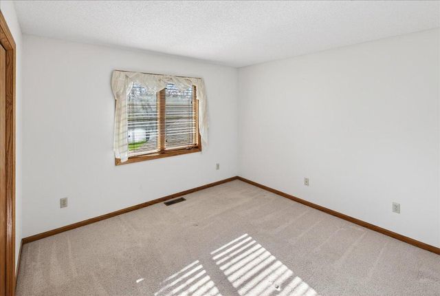 8920 Vickors Crossing, Brooklyn Park, MN 55443