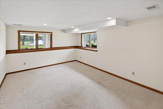 8920 Vickors Crossing, Brooklyn Park, MN 55443