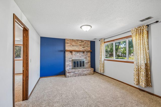 11840 Vintage Street NW, Coon Rapids, MN 55433