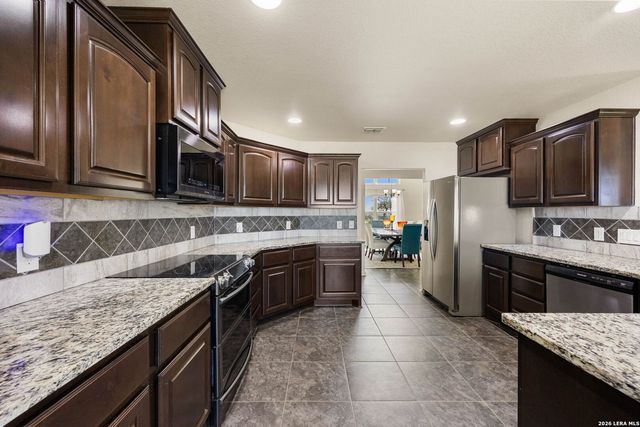 149 LAKEVIEW CIR, La Vernia, TX 78121