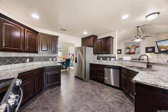 149 LAKEVIEW CIR, La Vernia, TX 78121