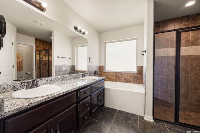 149 LAKEVIEW CIR, La Vernia, TX 78121
