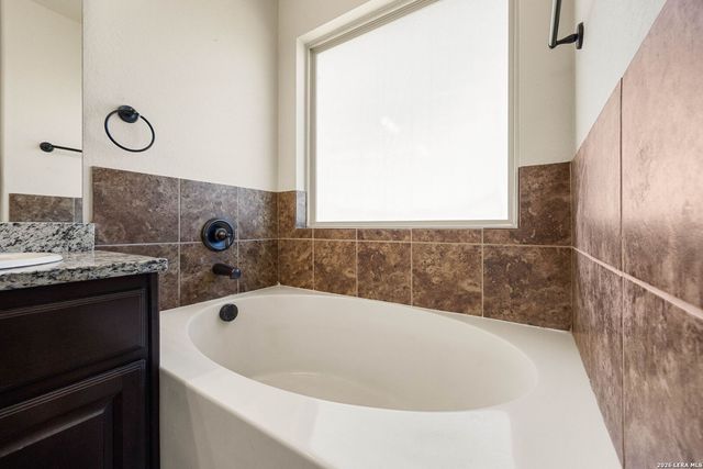 149 LAKEVIEW CIR, La Vernia, TX 78121