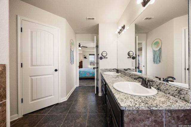 149 LAKEVIEW CIR, La Vernia, TX 78121
