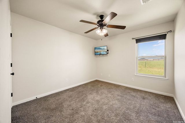 149 LAKEVIEW CIR, La Vernia, TX 78121
