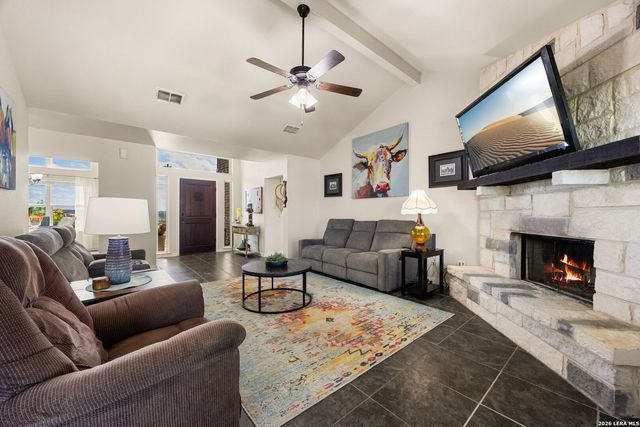 149 LAKEVIEW CIR, La Vernia, TX 78121