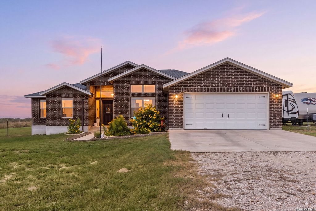 149 LAKEVIEW CIR, La Vernia, TX 78121