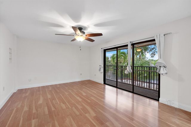9897 Fairway Cove Lane, Plantation, FL 33324