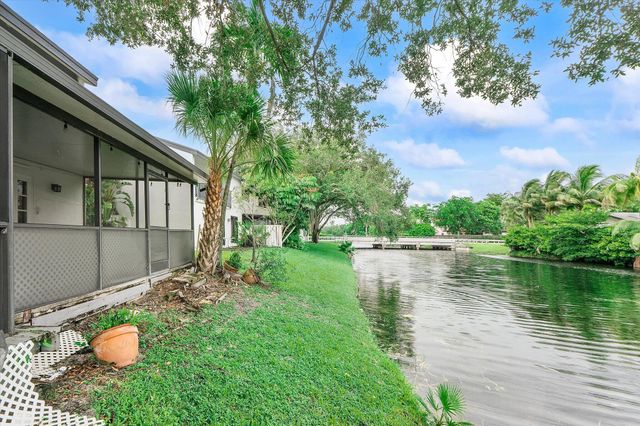 9897 Fairway Cove Lane, Plantation, FL 33324